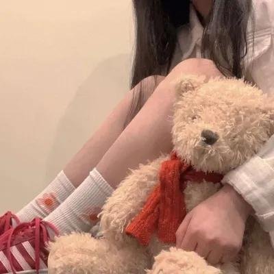 着牛仔裤的钟馗